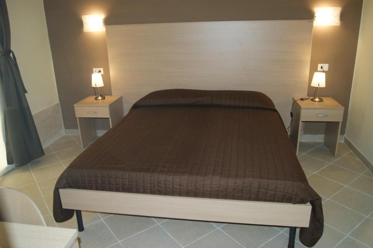 Guest House Golfo Xifonio Augusta Exterior photo